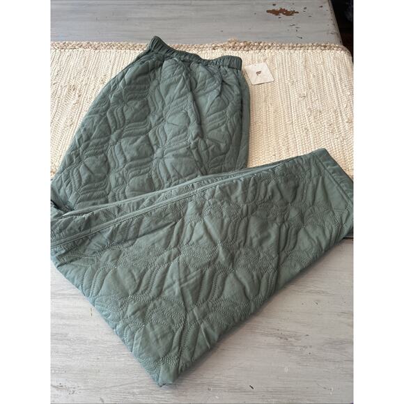 NWT Fabletics Smoke Green Apres Ski Quilted Tapered Pants Button Fly Sz 1X Tall - Picture 1 of 12